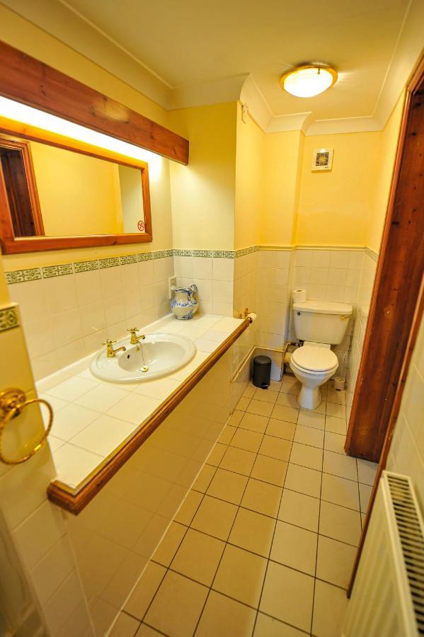 The Coachman Pub, Hartford, Room Only Hartford  المظهر الخارجي الصورة